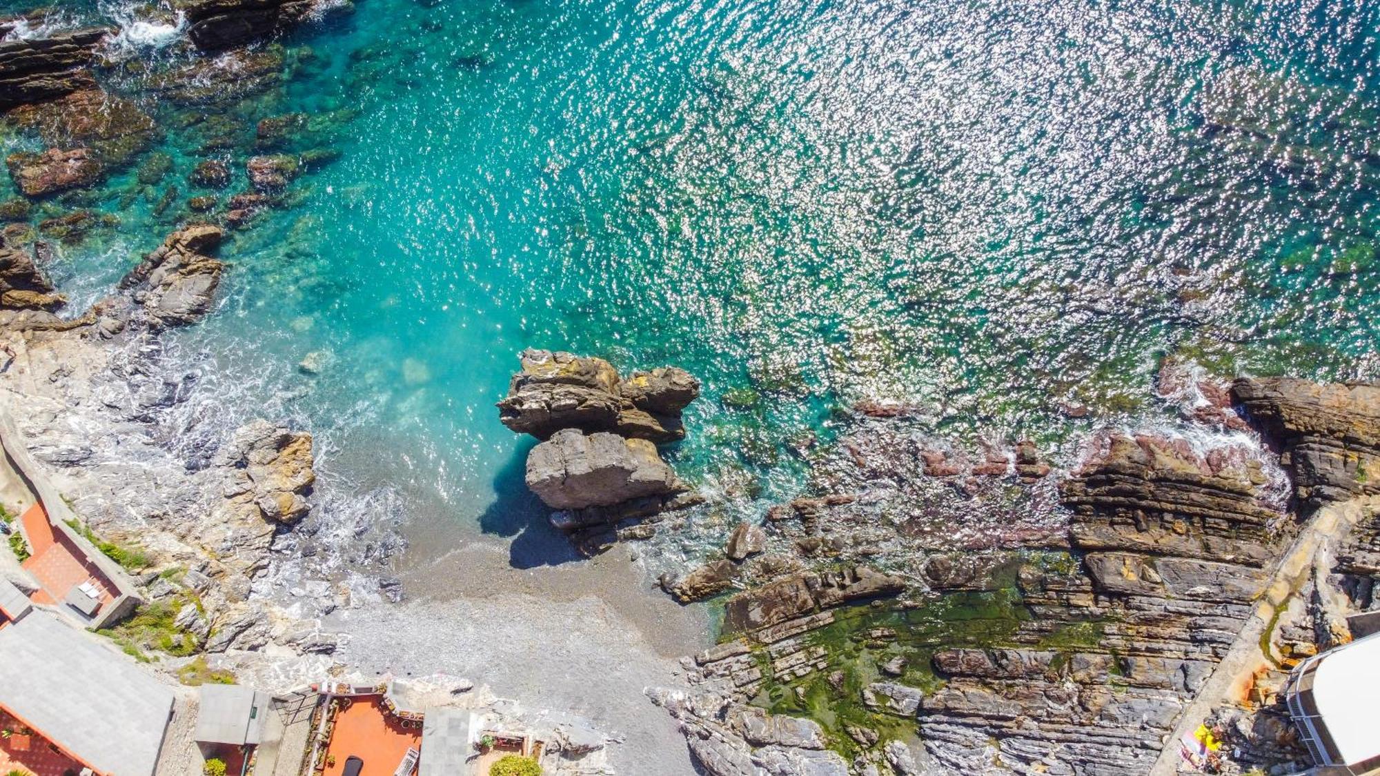 Nervi - In Discesa Sul Mare Genova